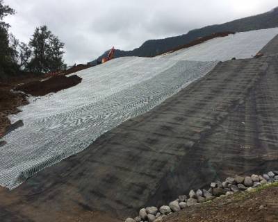 Soil retention in landfill